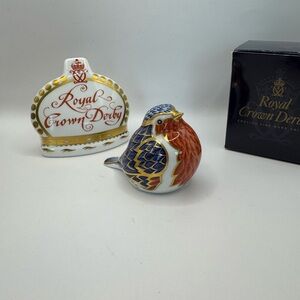 Royal Crown Derby "Imari Robin" Bone China Paperweight. Gold Stopper. EUC
